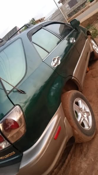 A picture of Rx300 Lexus