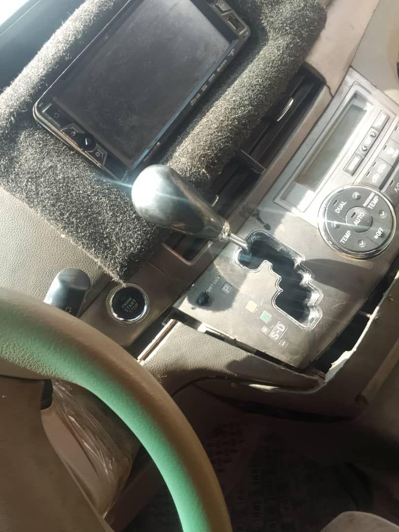 A picture of 2009 Toyota estima