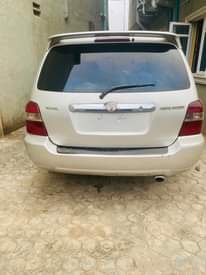 A picture of Register 3 seaters Toyota Highlander