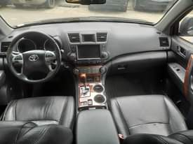 A picture of Toyota Highlander 2012 Model Limited Nigeria Use Accident Free Good