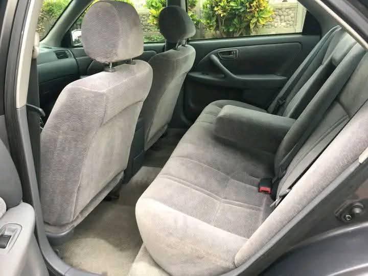 A picture of 2001 Toyota camry