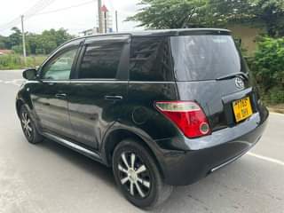 A picture of Toyota Ist