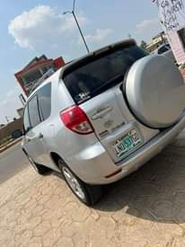 A picture of Toyota rav 4 2008