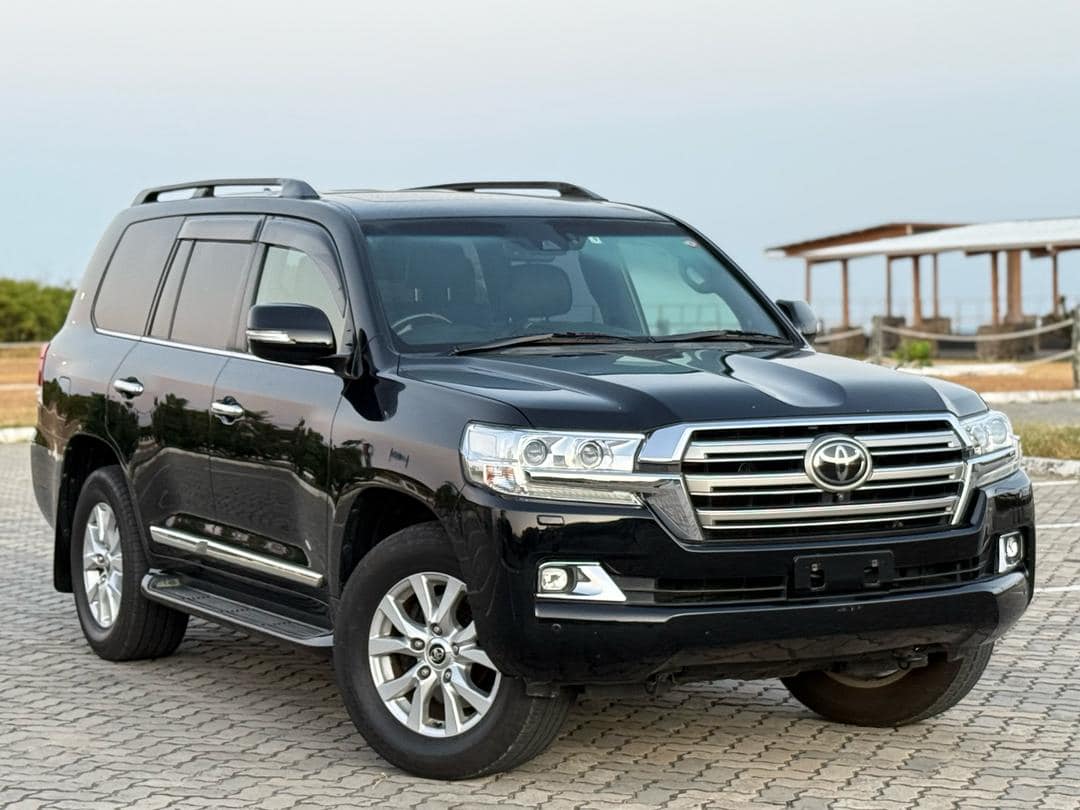 A picture of LAND CRUISER