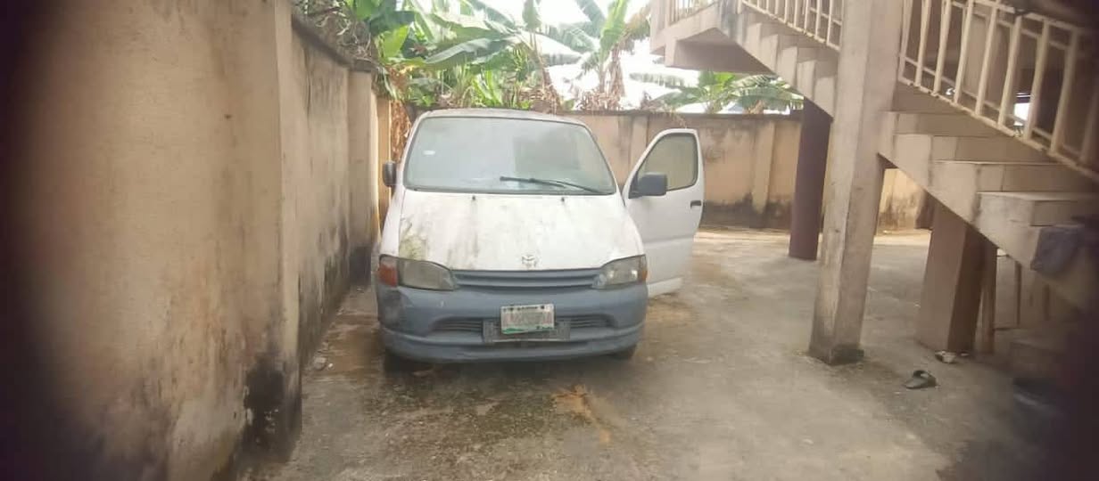 A picture of Toyota hiace