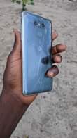 A picture of Lg v6 krek ya mfuniko na trey ya lain imevunjika