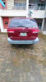 A picture of 2001 Toyota Sienna CE