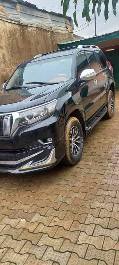 A picture of 2023 Toyota Land cruiser Prado 16m