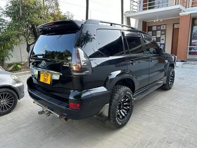 A picture of CONTACT 0685509072 TOYOTA PRADO TX YEAR 2008 ENGINE 2TR PETROL