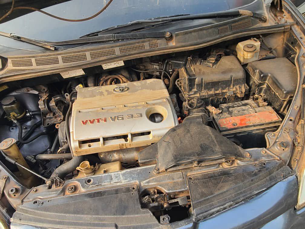 A picture of Toyota Sienna 2006 model