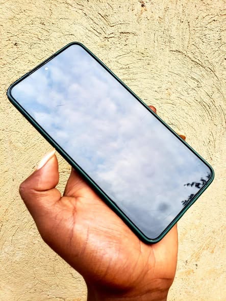 A picture of Samsung galaxy s21plus