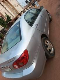 A picture of Toyota Corolla LE 04 model