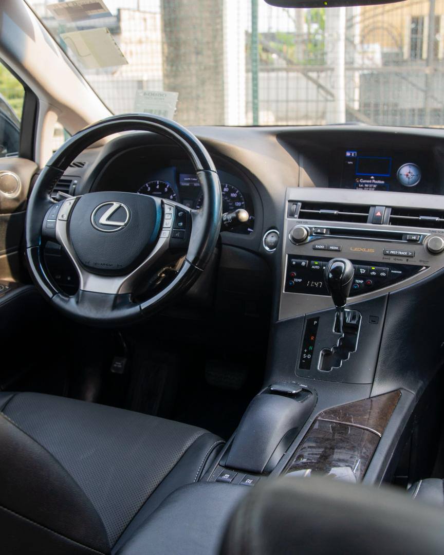 A picture of Lexus RX350