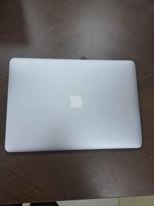 A picture of Macbook air 2015