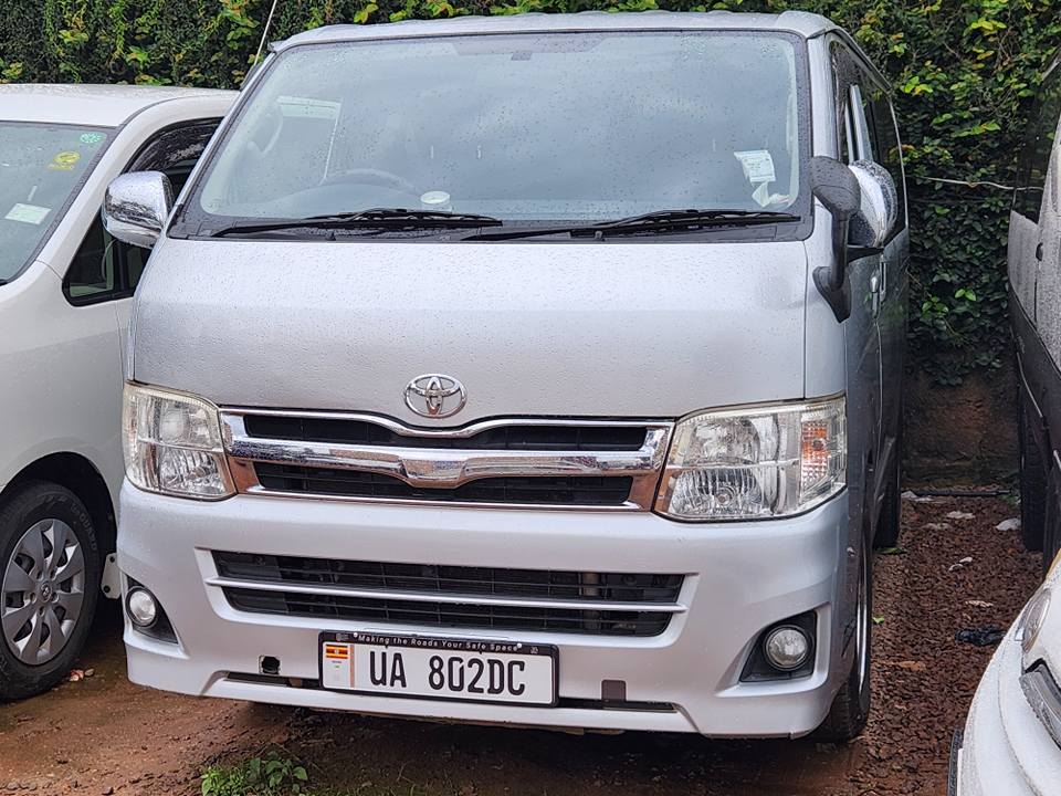 A picture of HIACE VAN DRONE 2011 MODEL SILVEE