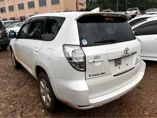 A picture of Toyota Vanguard Model 2009 55M