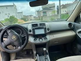 A picture of Toks standard 2009 RAV4 07088153375
