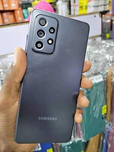 A picture of SAMSUNG A52