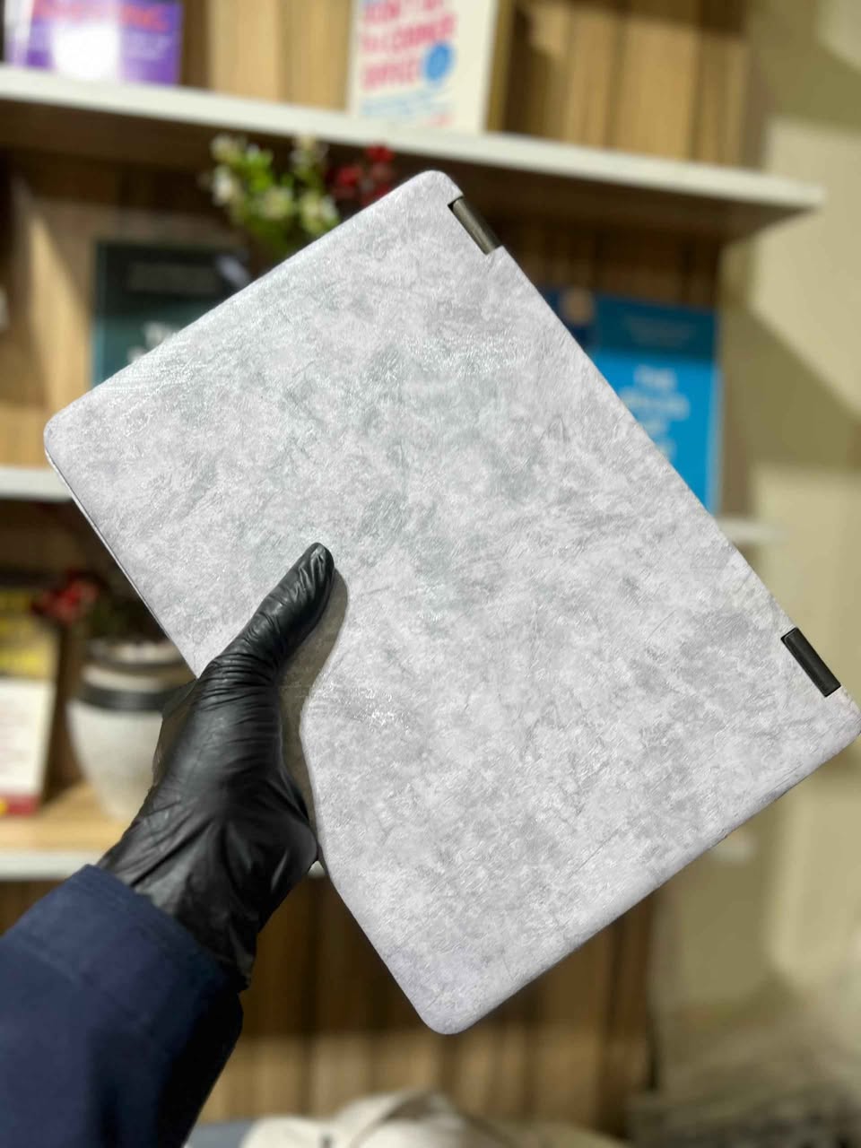 A picture of Asus laptop