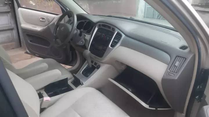 A picture of Toyota highlander