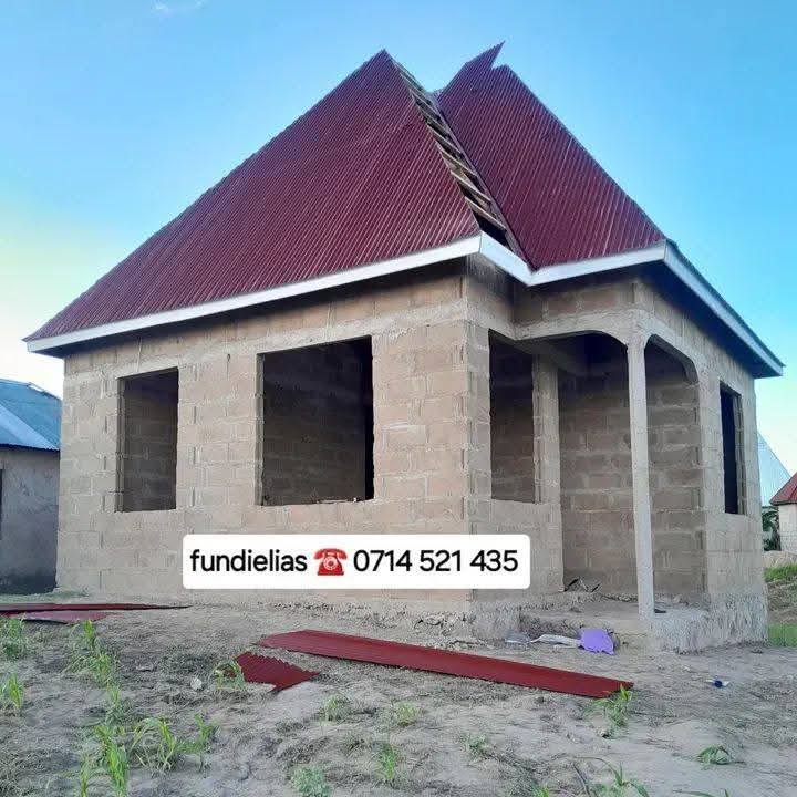 A picture of kisesa mwanza 0714 521 435