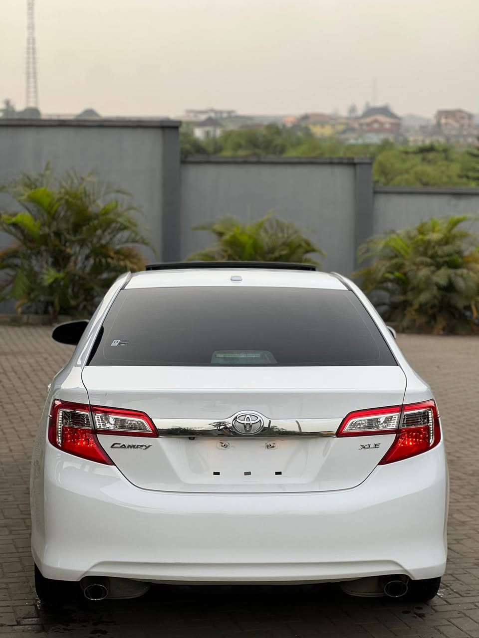 A picture of FOREIGN USED TOYOTA CAMRY 2013 MODEL XLE EDITION