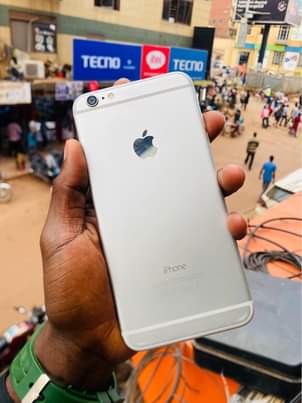 A picture of iPhone 6 Plus 64Gb at 200k