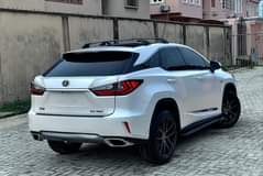 A picture of Unregistered 2017 Rx350