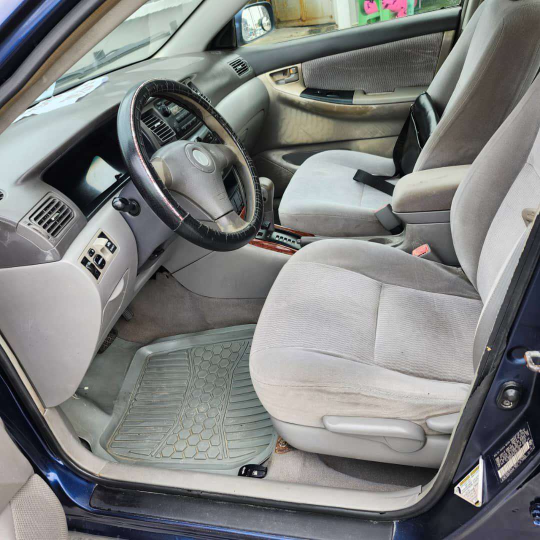 A picture of Toyota Corolla 2004