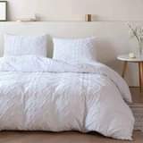A picture of 6pc cotton Plain duvets 4 pillow cases 1 bedsheet 1