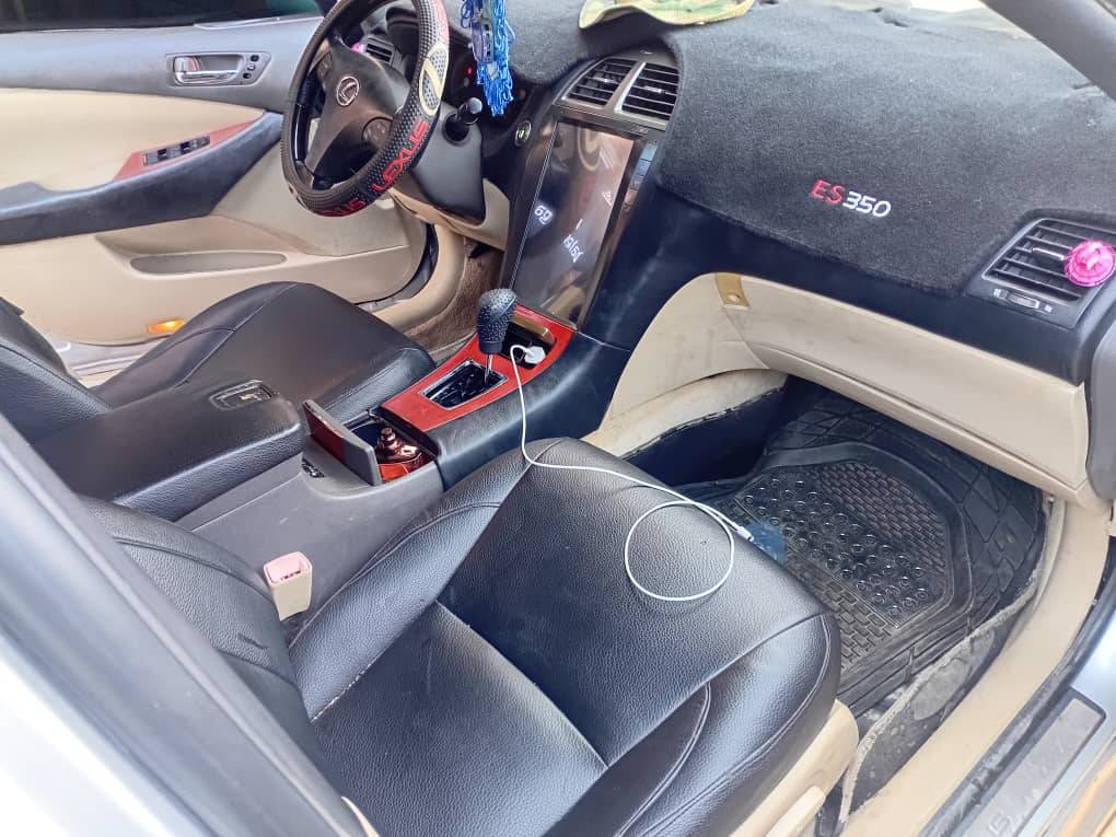 A picture of Es350 Lexus
