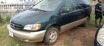 A picture of Clean Nigerian Used Toyota Sienna 2002 Super clean Fabric interior