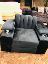 A picture of SINGLE SEATER BLACK SOFA