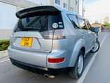 A picture of MITSUBISHI OUTLANDER