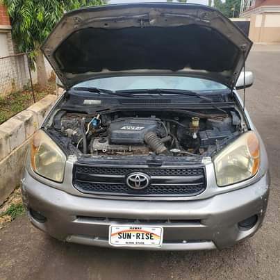 A picture of HOT DEAL TOYOTA RAV 4 2005 PRISTINE CONDITION Unscrewed V4