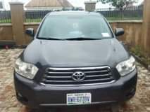 A picture of Toyota Highlander Sport