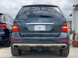 A picture of Ml350 2010 model Price 10m Location amuwo odofin Contact 07043312083