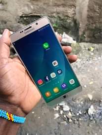 A picture of Samsung note 5