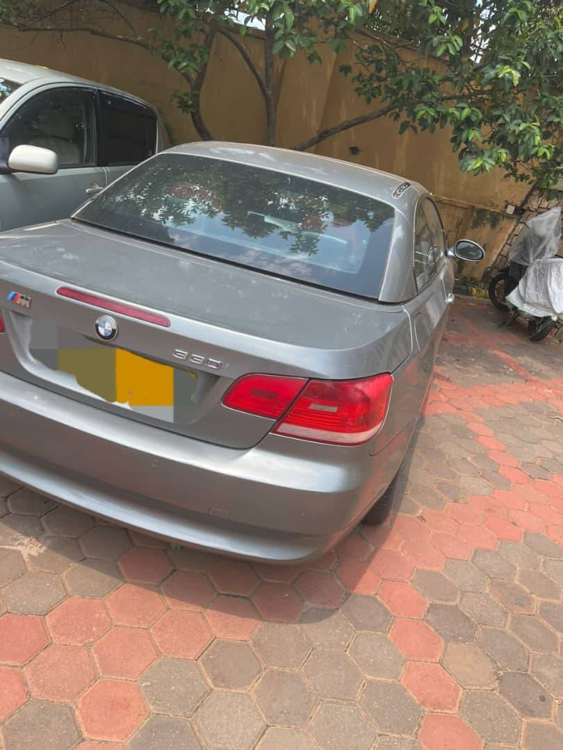 A picture of Bmw Convertible 330i