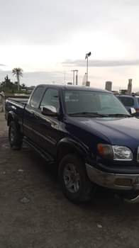 A picture of Toyota tundra With good engine Sharp tyres Sweet interior Good