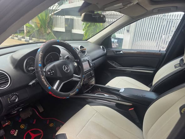 A picture of 2012 Mercedes Benz ML 350