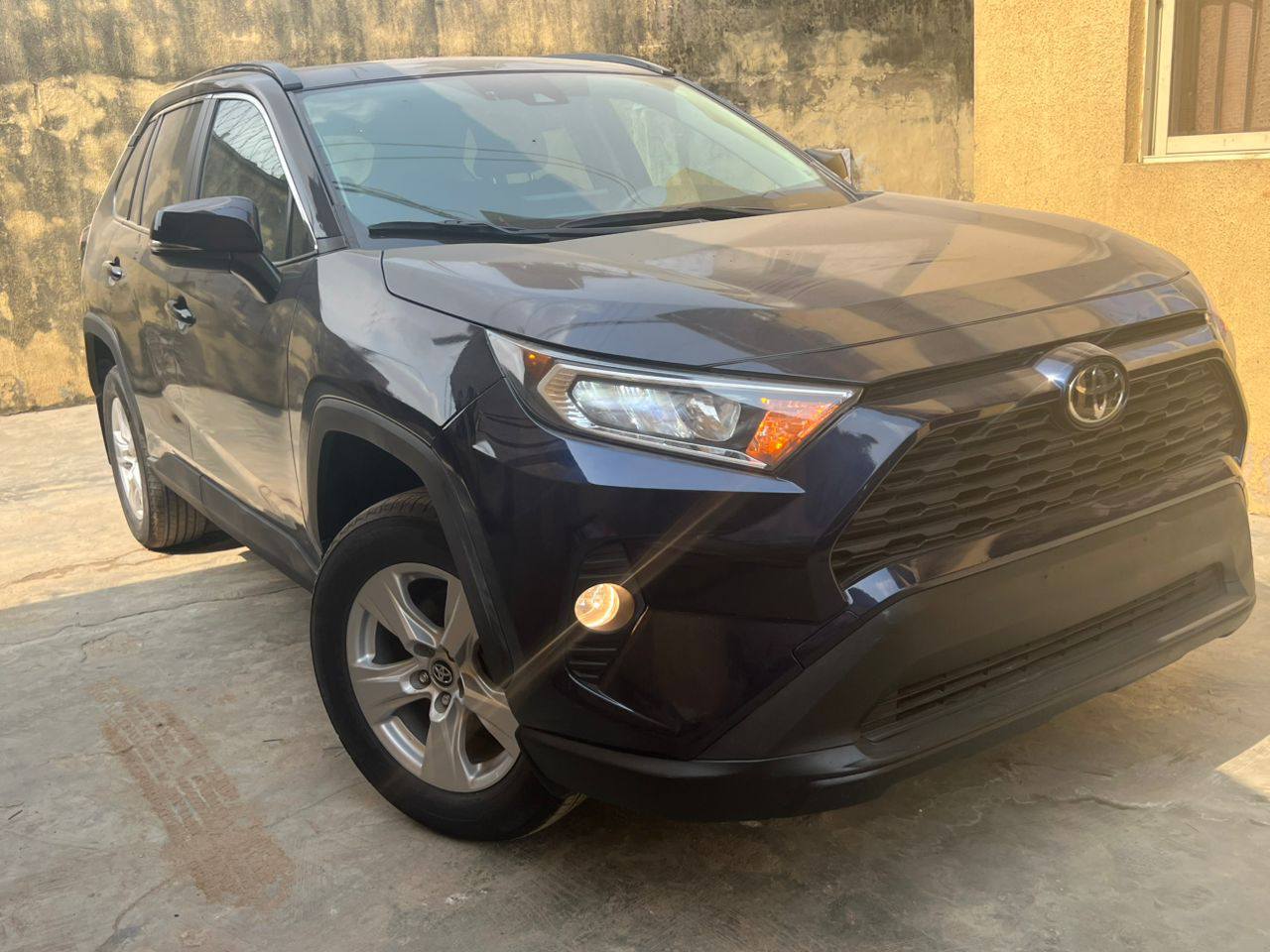 A picture of Toyota Rav4 2020 Direct tokunbo accident free with fullest options
