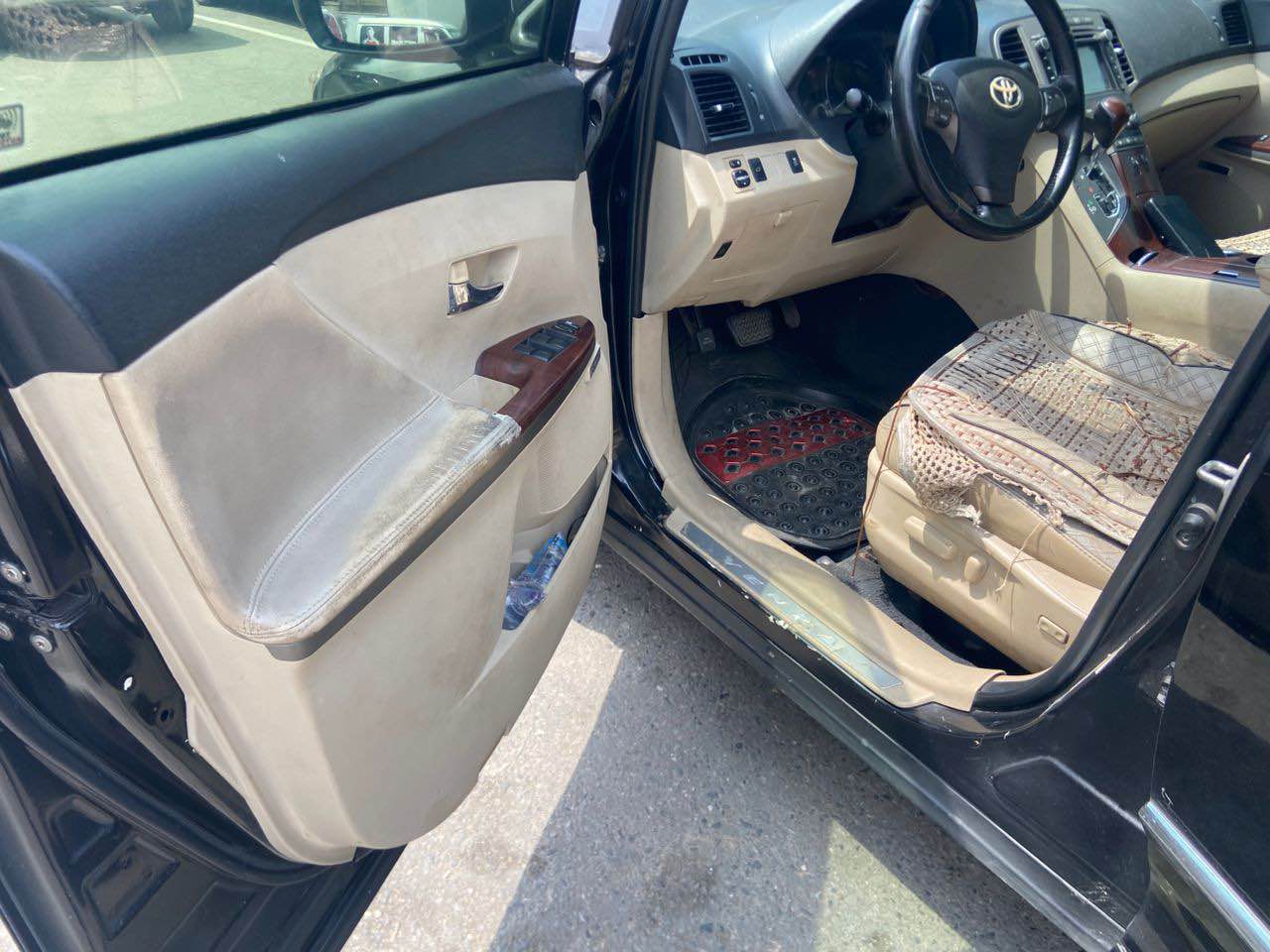 A picture of 2010 Toyota venza