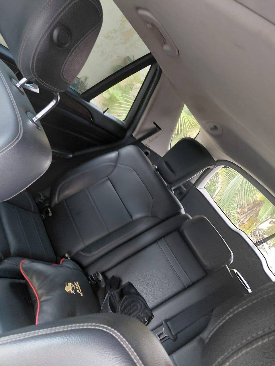 A picture of Mercedes Benz GL350 2013