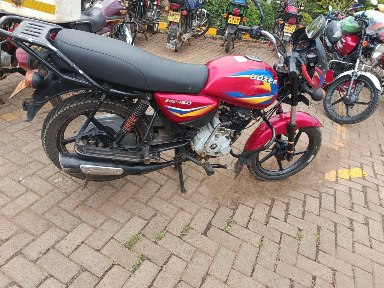 bajaj boxer