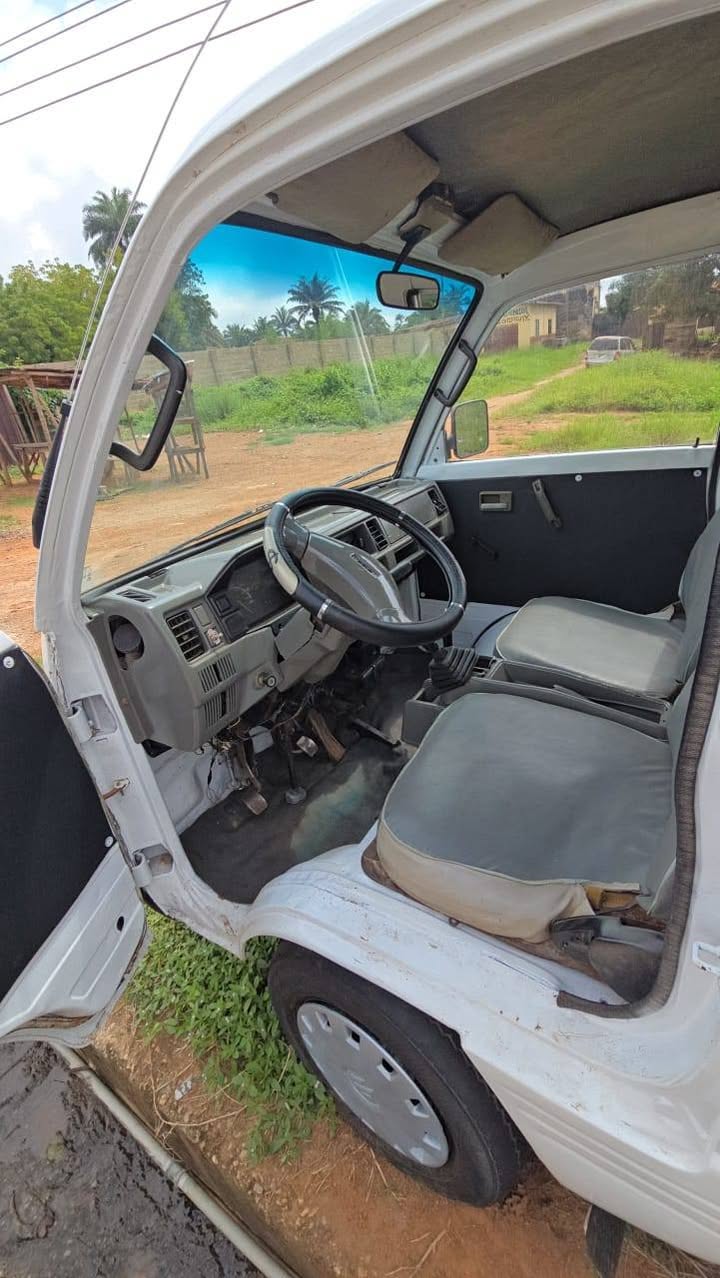 A picture of Mini bus