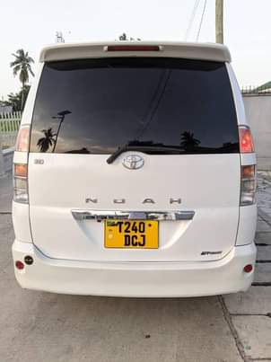 A picture of TOYOTA NOAH NEW SHAPE NAIUZA MIL 7 9 0743435416