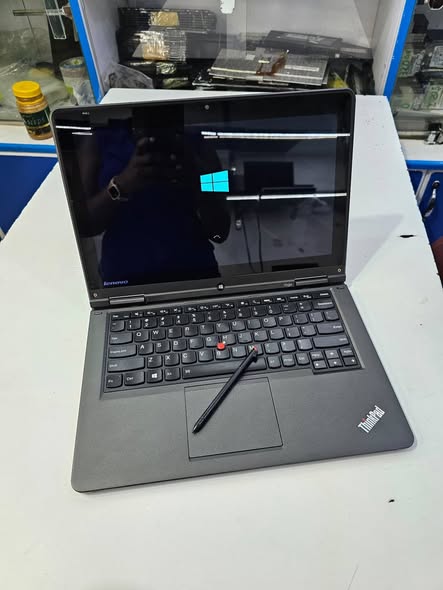 A picture of Lenovo yoga 12
