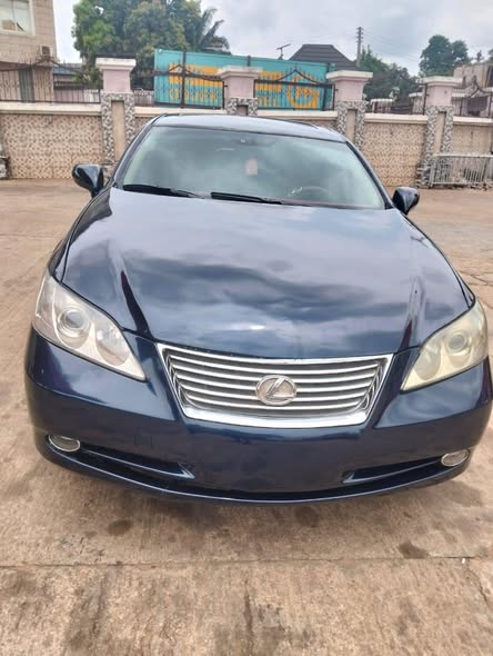 A picture of Lexus ES350