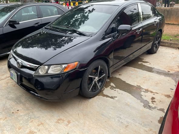 A picture of NGN3 700 000 Honda Civic Irobot 08 MODEL